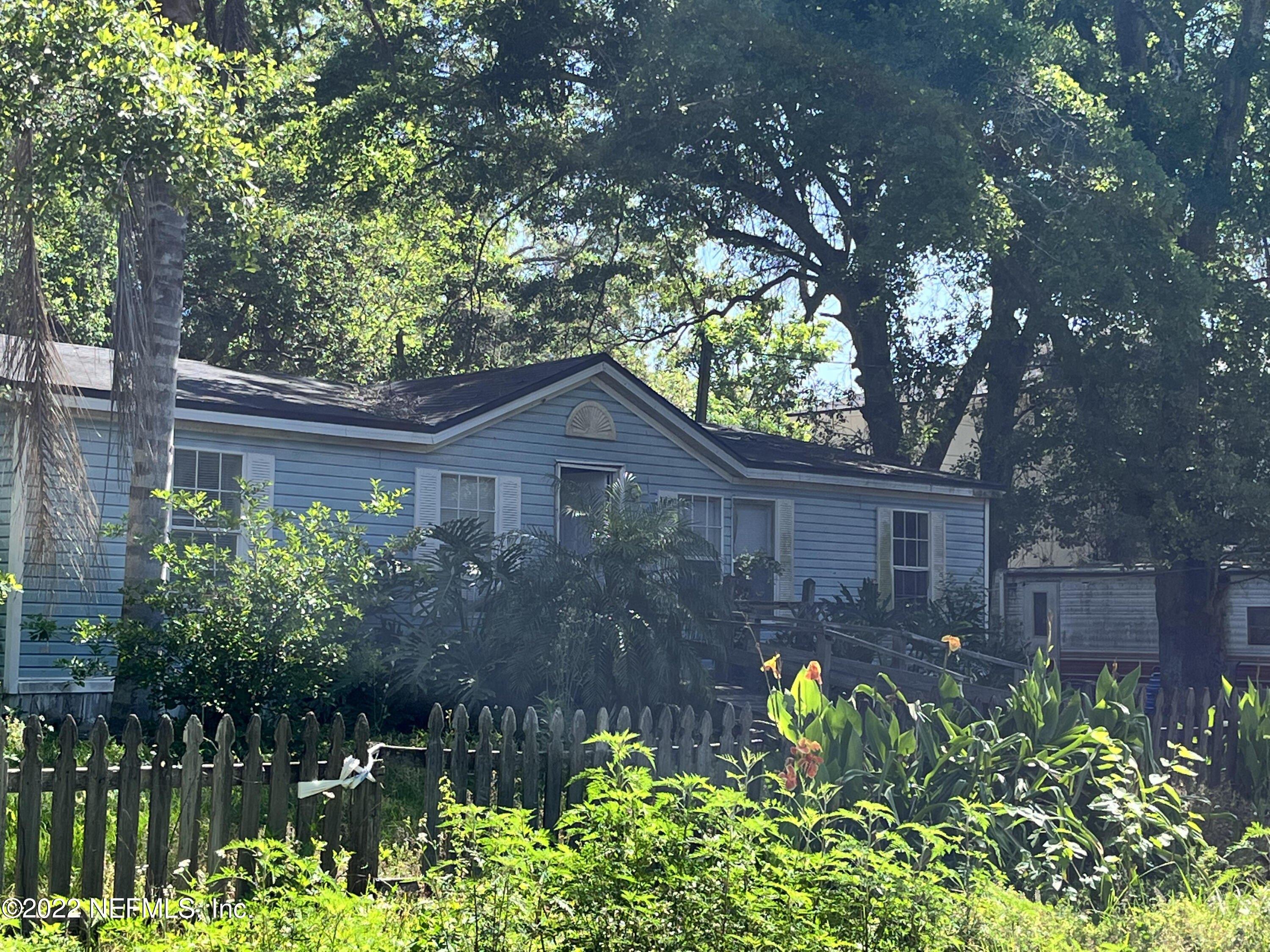Coral Dr, Jacksonville, FL 32224