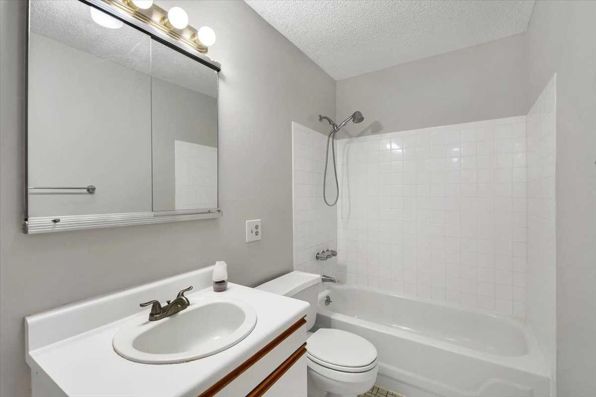 Chelsea Cv S, Hopewell Junction, NY 12533