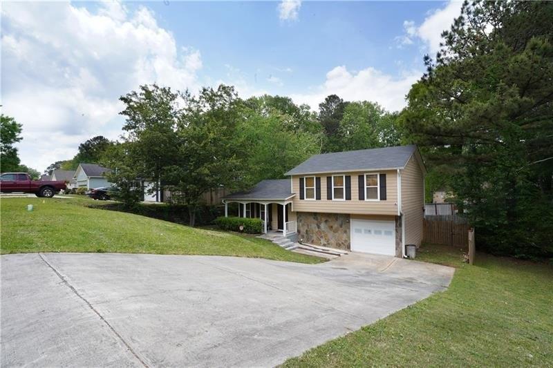 Dowry Dr, Lawrenceville, GA 30044