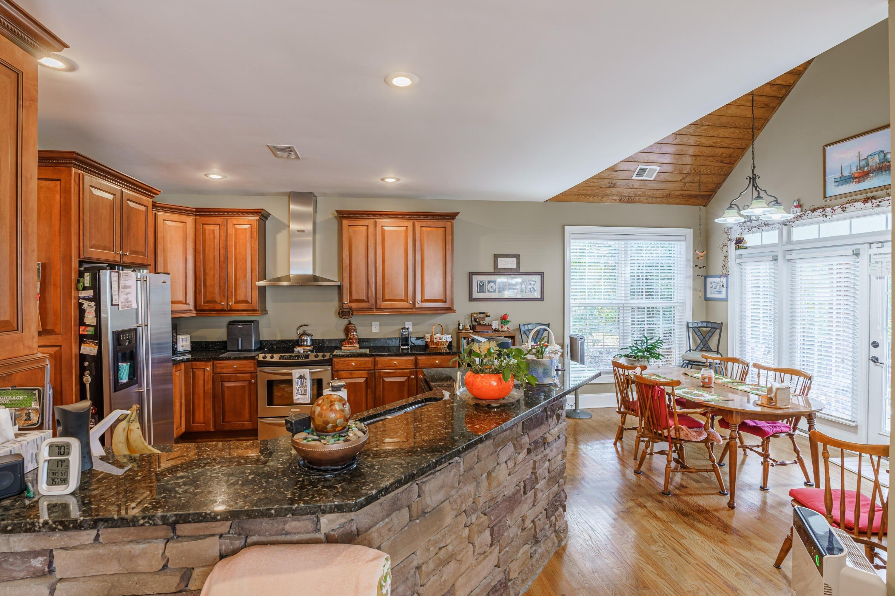 N Shore Dr, Prosperity, SC 29127
