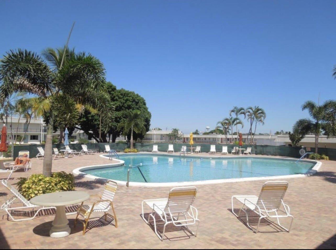 Cynthia Ln, Lake Worth, FL 33461
