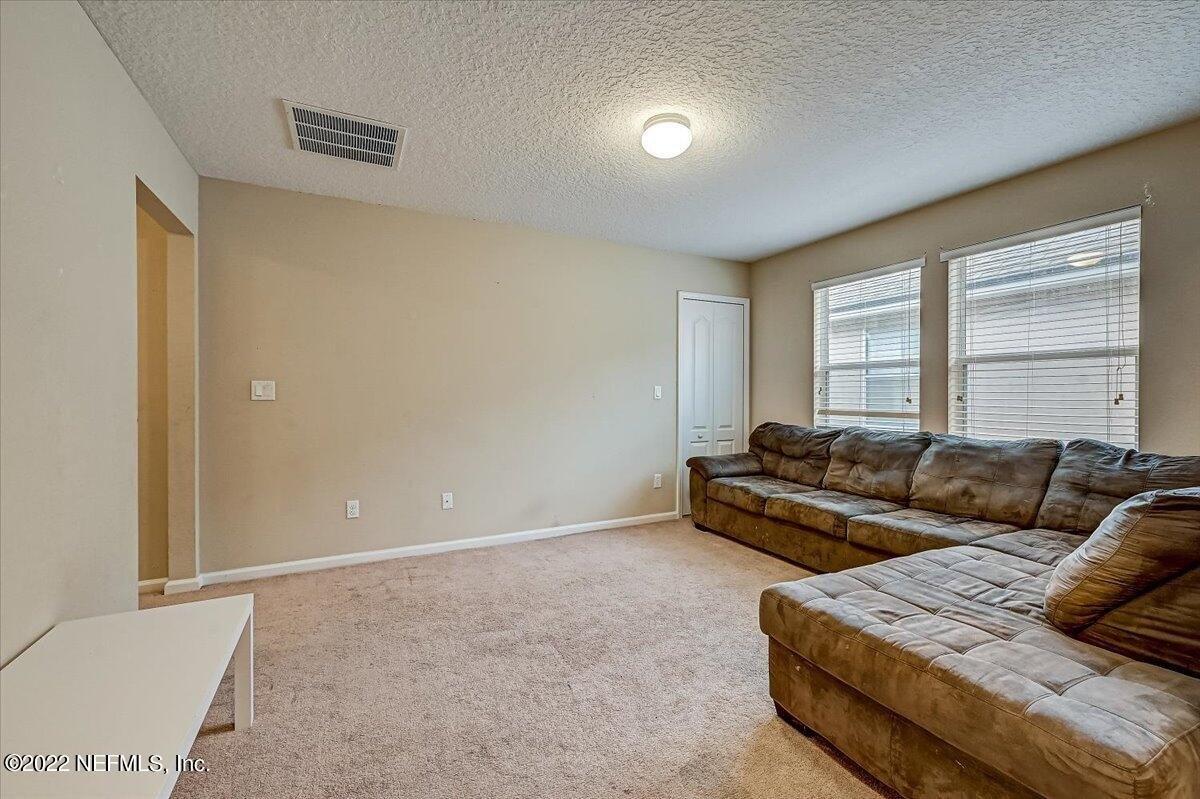 Old Village Dr, Orange Park, FL 32065