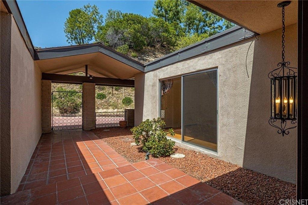 El Caballero Dr, Tarzana, CA 91356