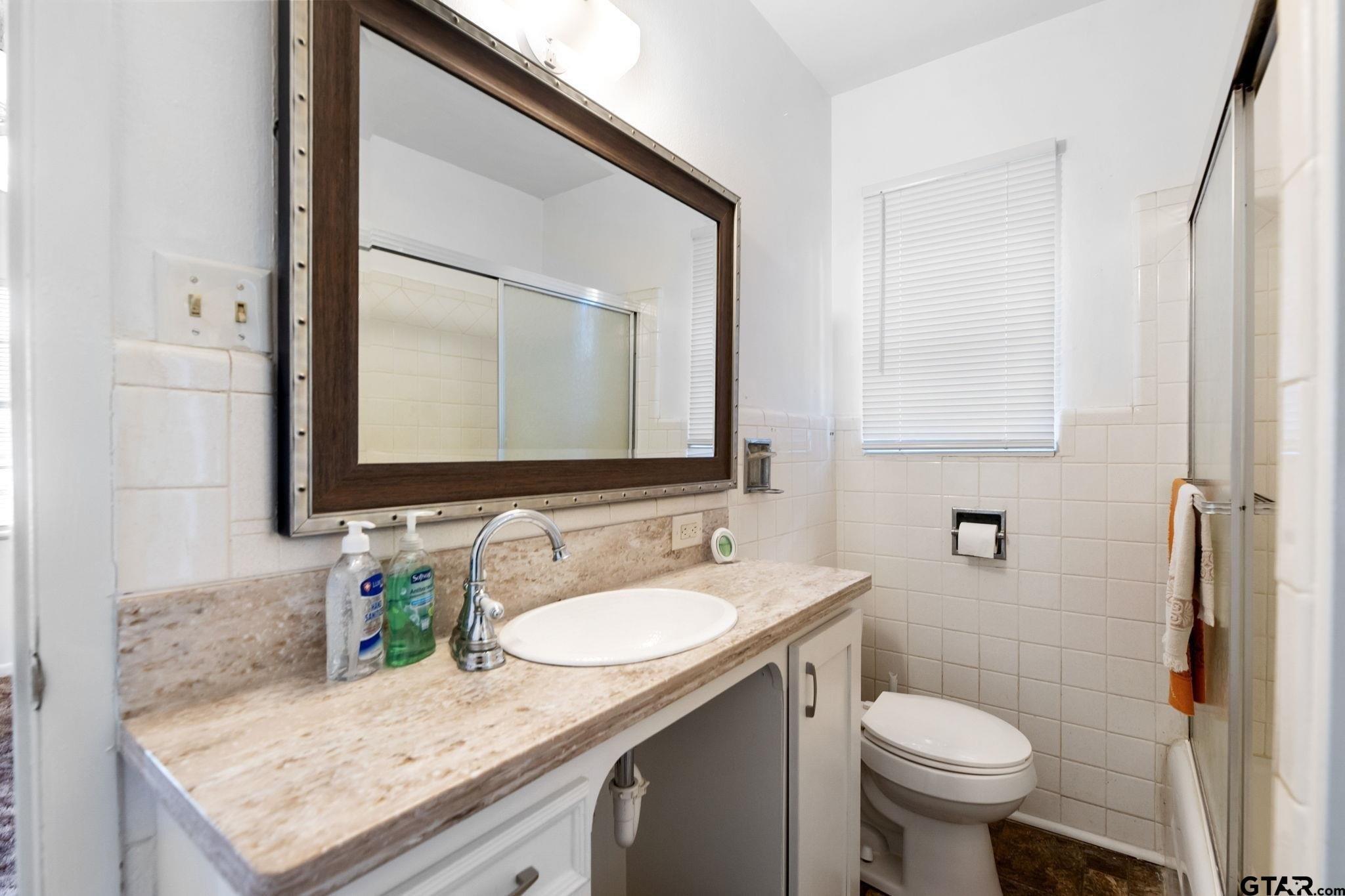 N Meadowbrook Dr, Overton, TX 75684