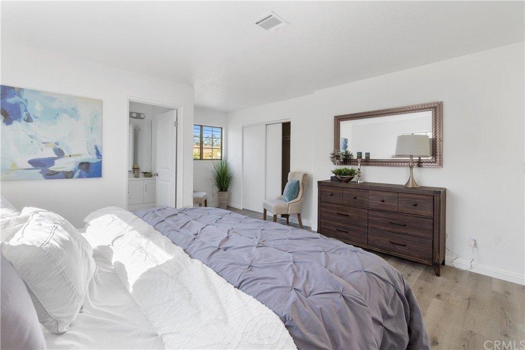 W Wardlow Rd, Long Beach, CA 90810