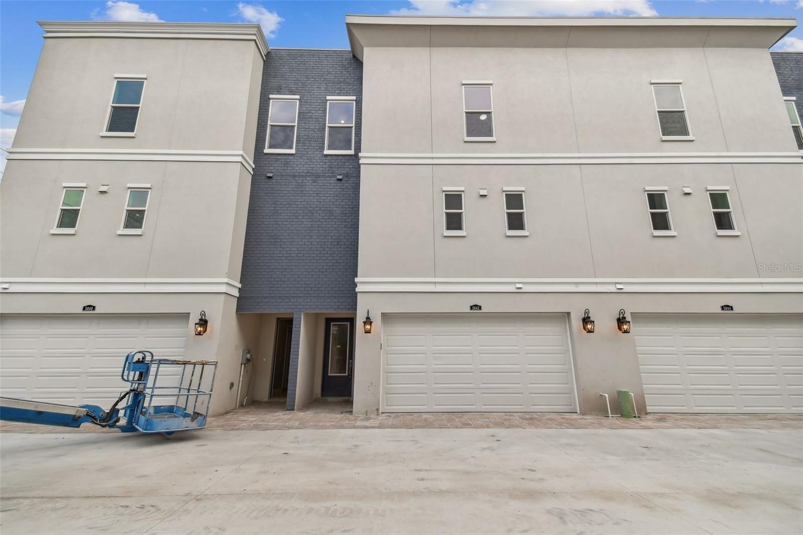 Seena Manor Ct, Tampa, FL 33618