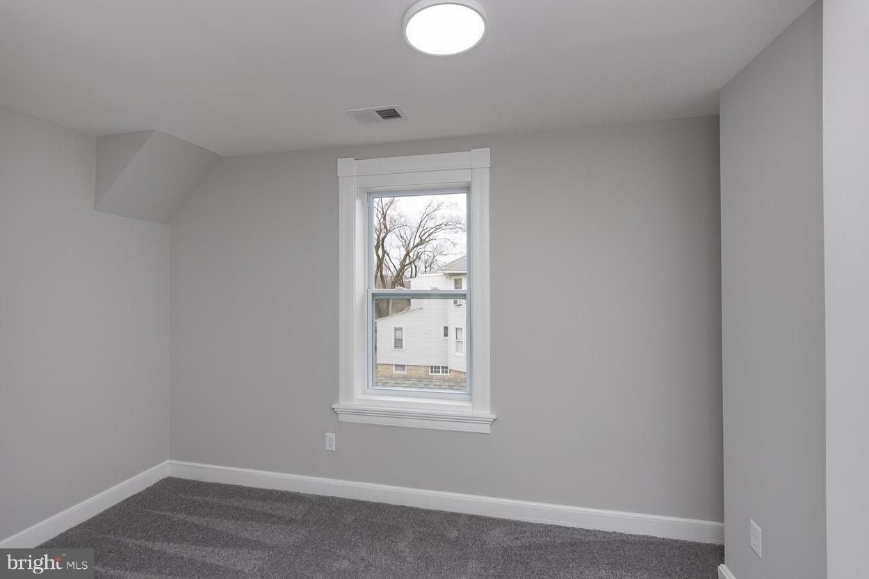 Arbutus Ave, Halethorpe, MD 21227