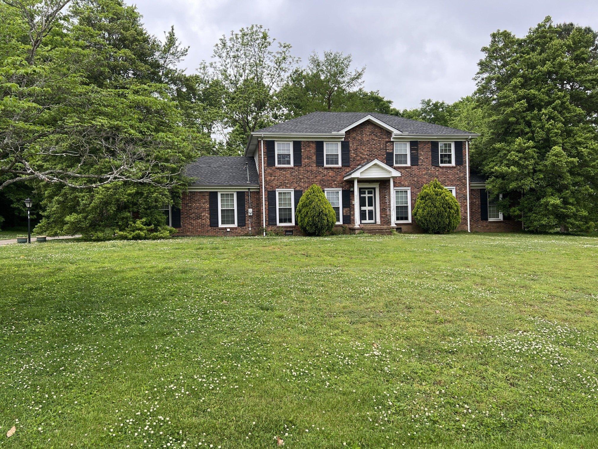 Moss Ln, Franklin, TN 37064
