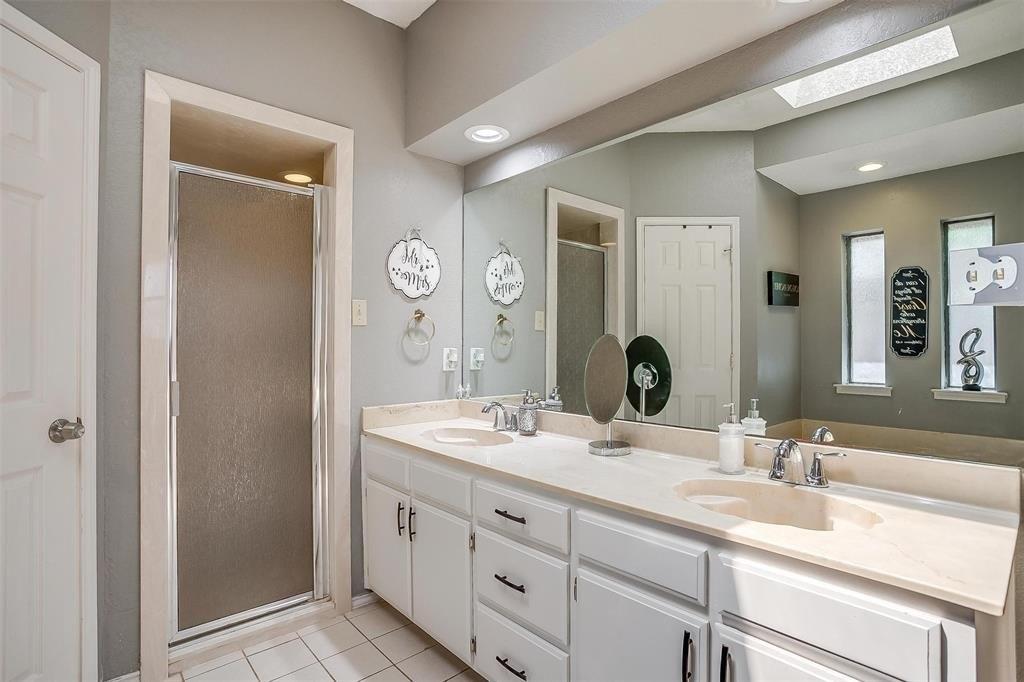 Kings Canyon Cir, Fort Worth, TX 76134