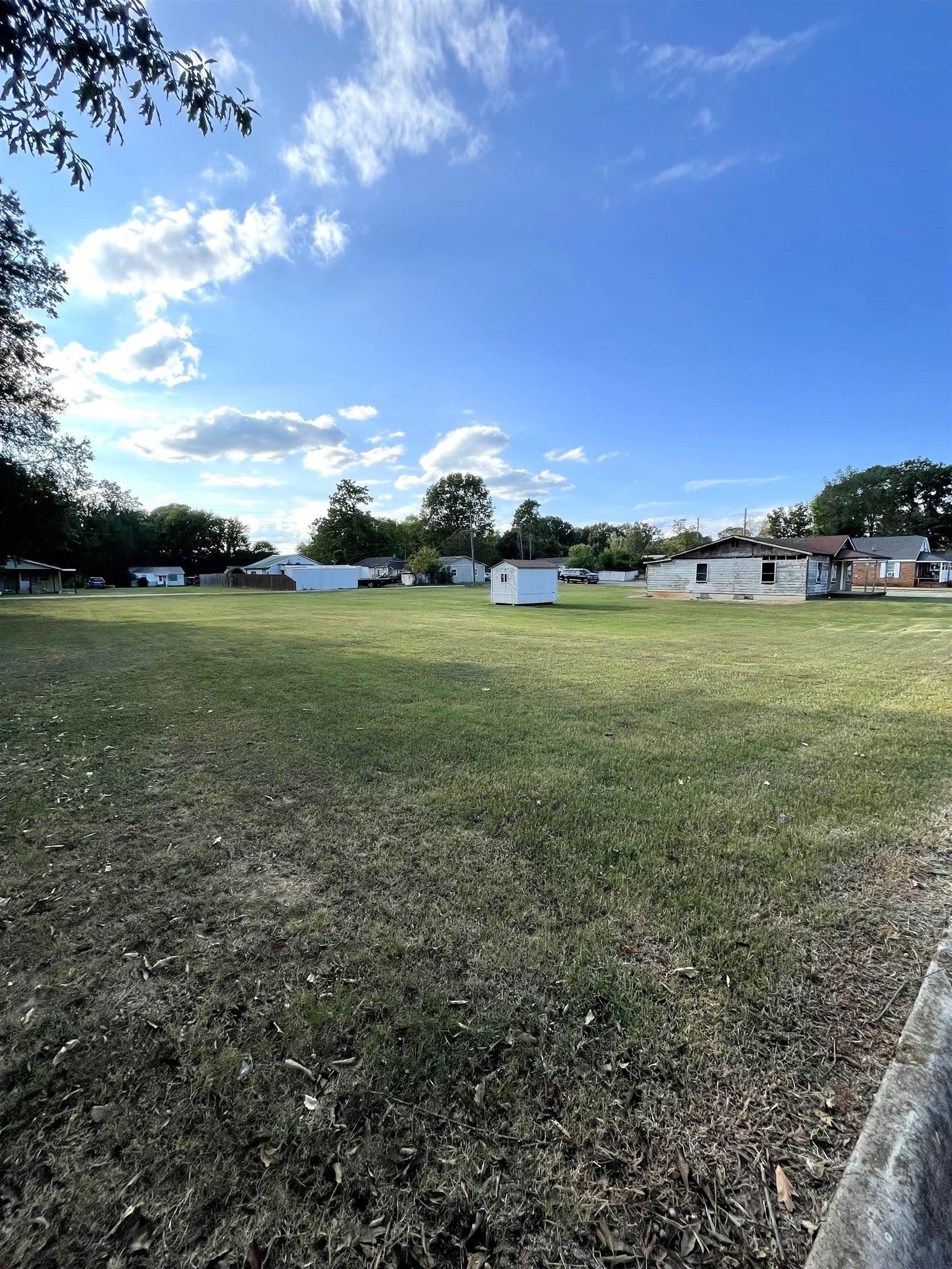 N Fulton St, Florence, AL 35630