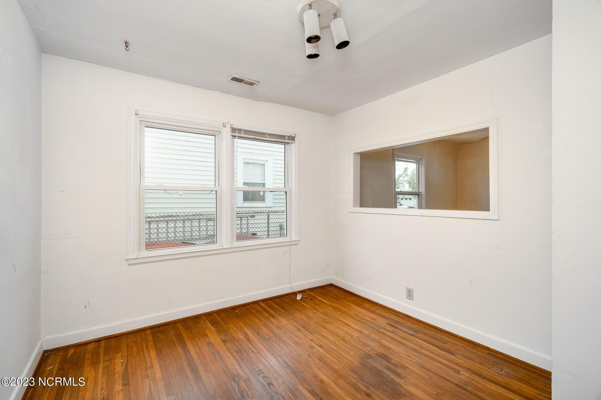 Shepard St, Morehead City, NC 28557