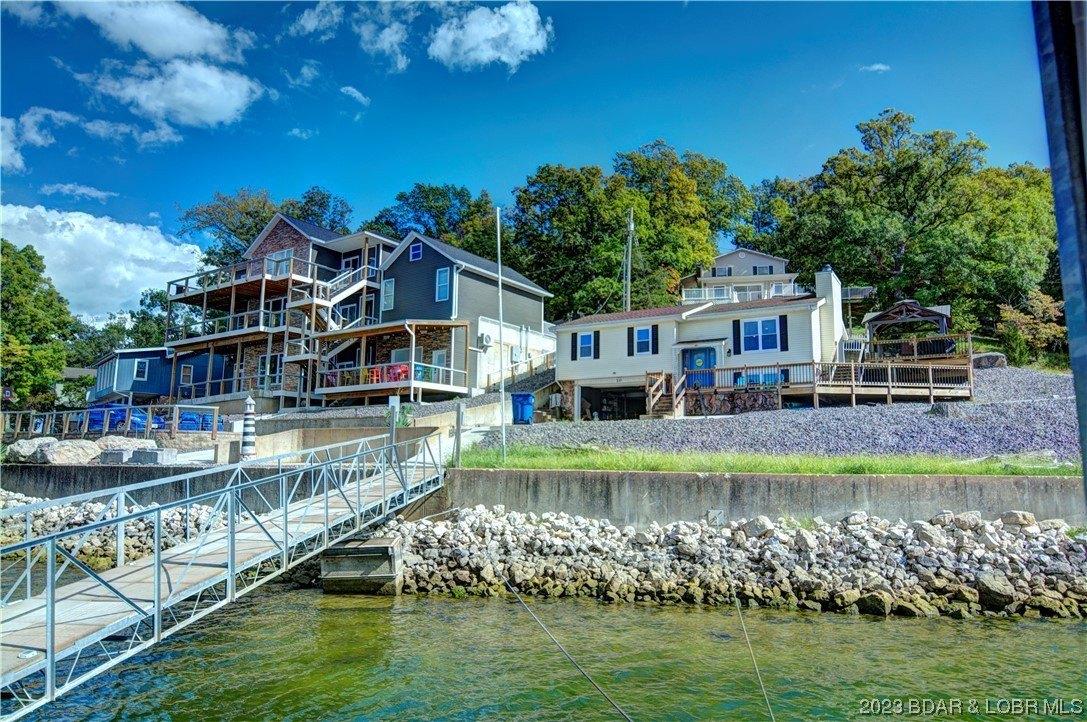 Pleasure Point Cir, Lake Ozark, MO 65049