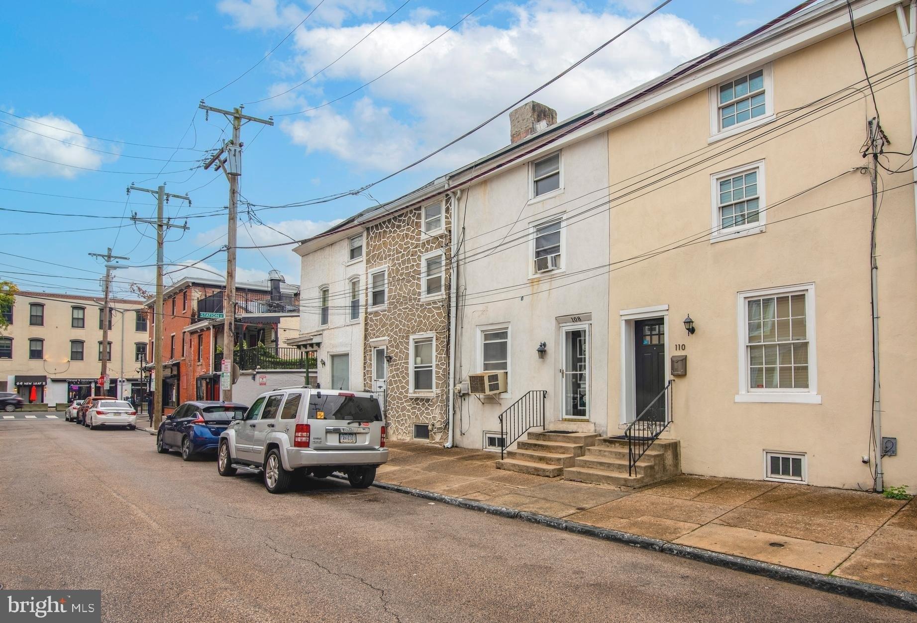 Roxborough Ave, Philadelphia, PA 19127
