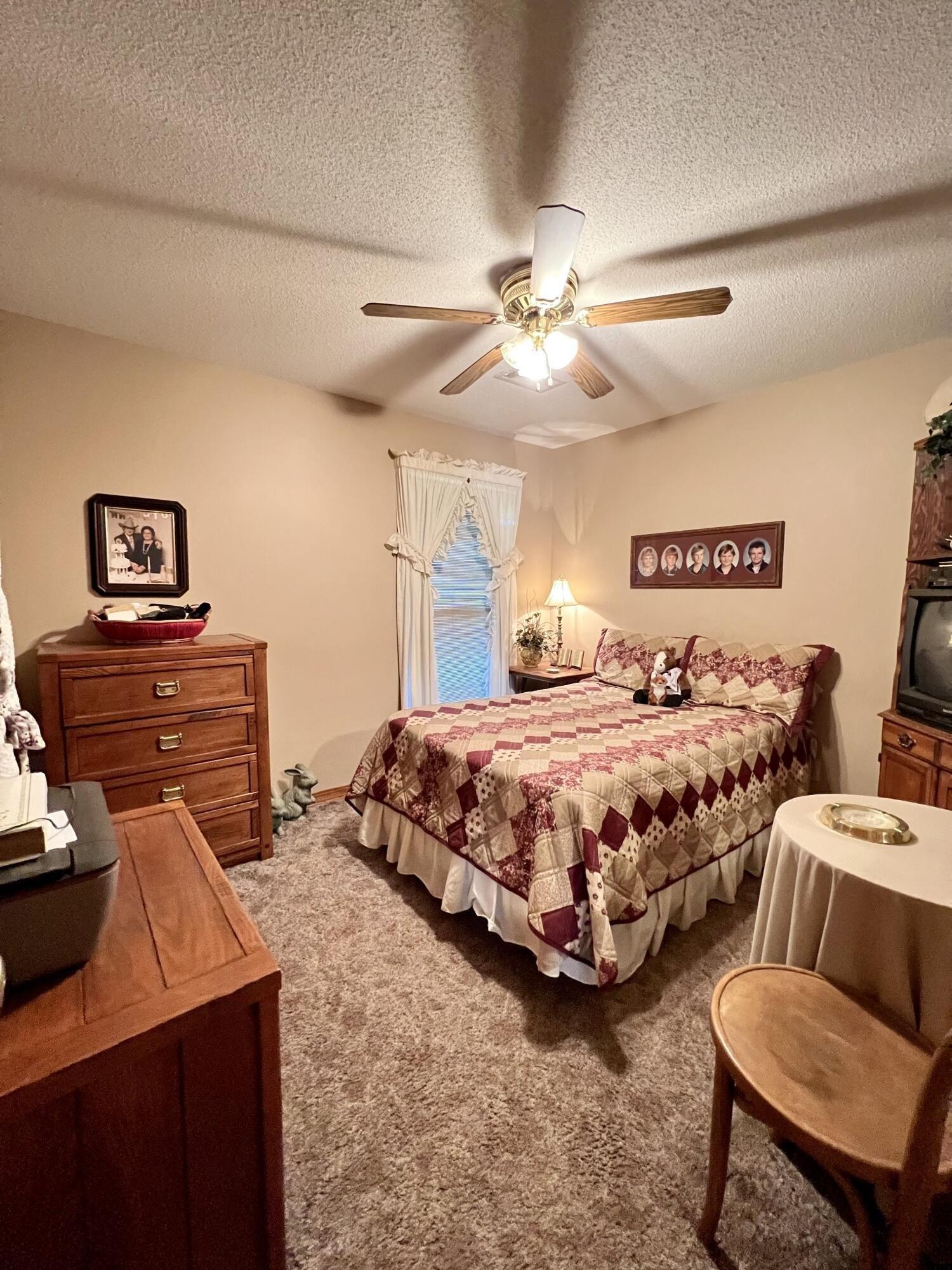 N Arkansas Ave, Russellville, AR 72802