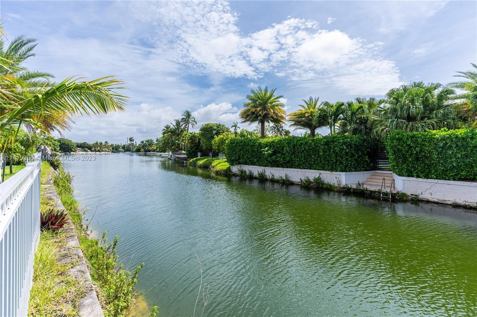 Sw 64th Ave, South Miami, FL 33143