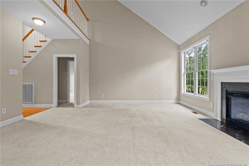 Holloman Dr, Fayetteville, NC 28312