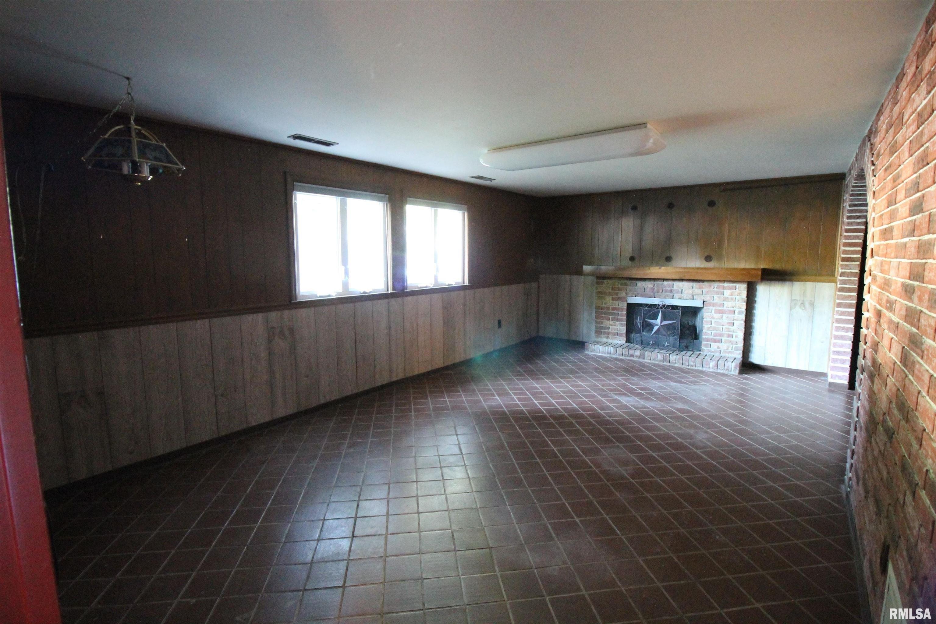 Bellerive Rd, Springfield, IL 62704