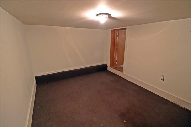 Buena Vista St, Washington, PA 15301