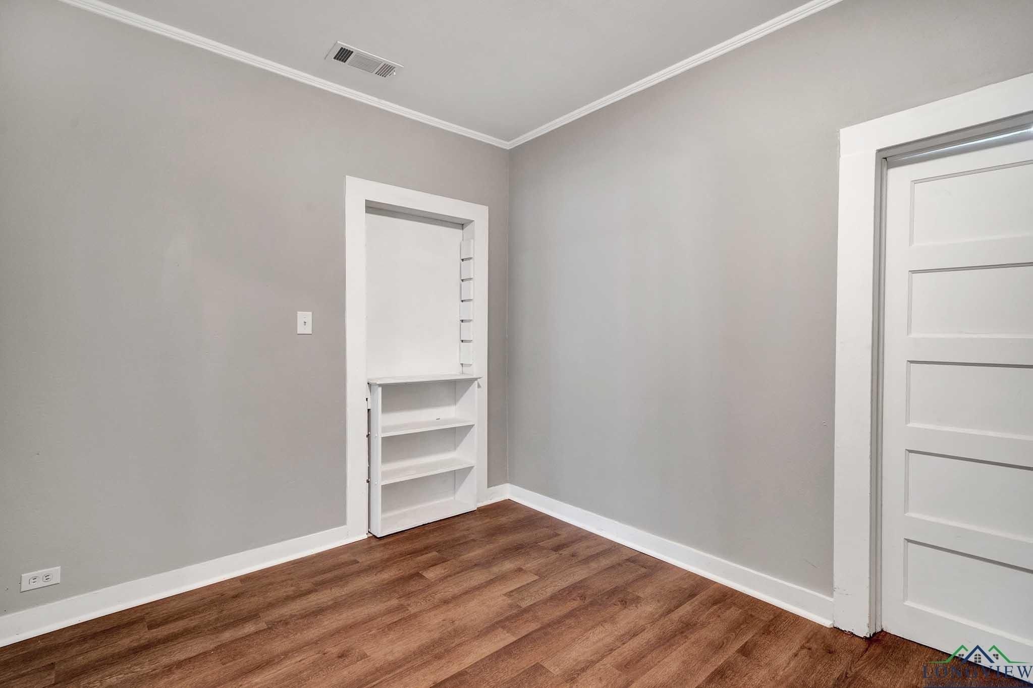 N Meadowbrook Dr, Overton, TX 75684