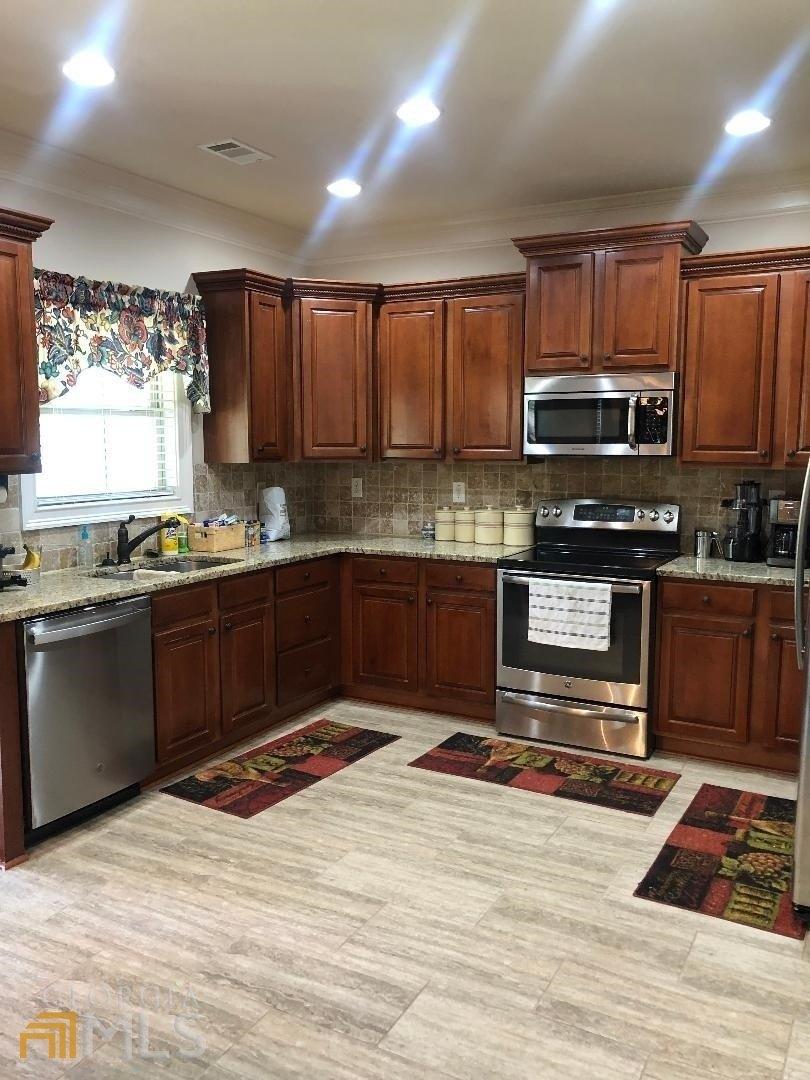 Norway Spruce Ct, Locust Grove, GA 30248