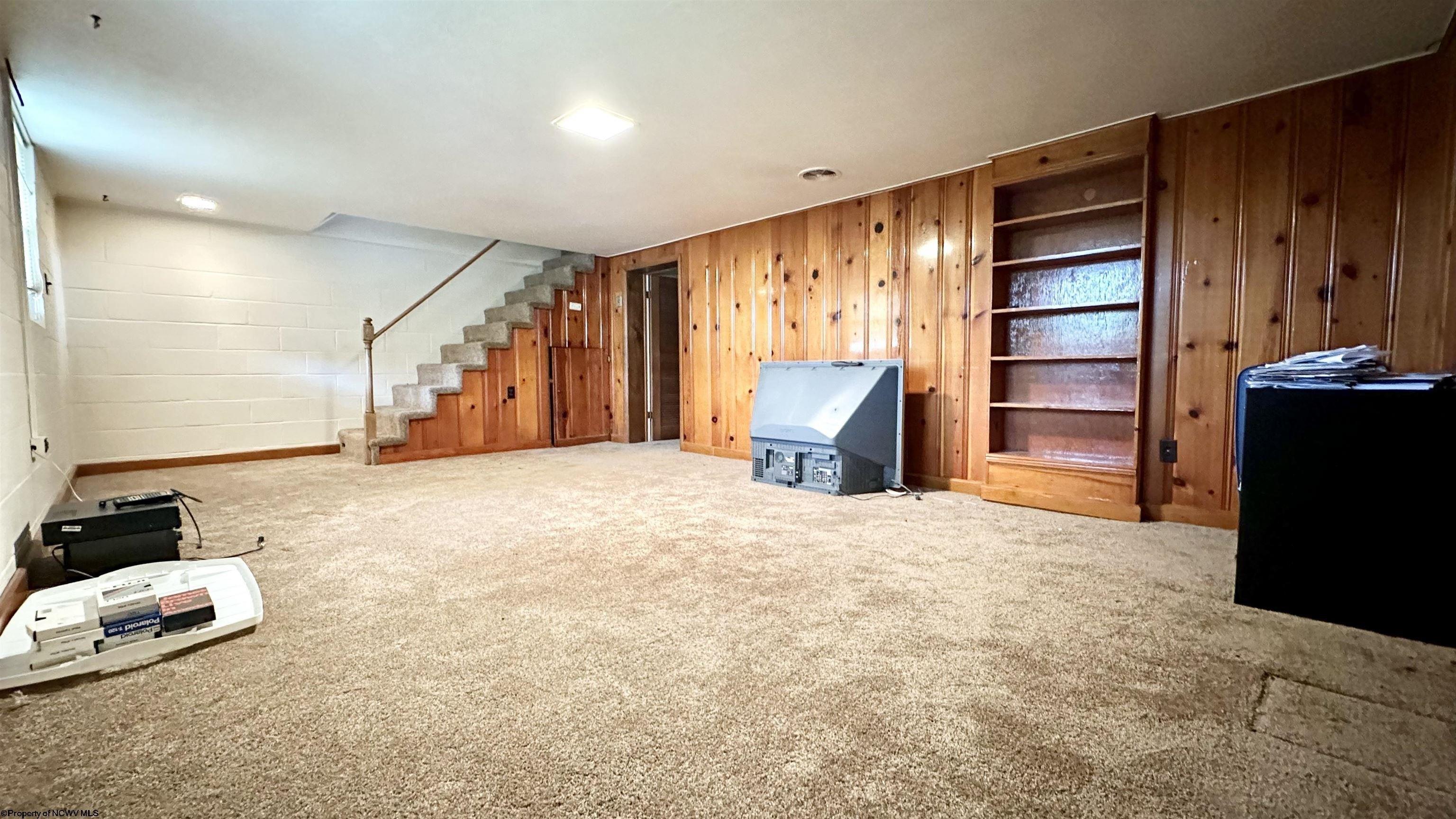 Mandan Rd, Clarksburg, WV 26301
