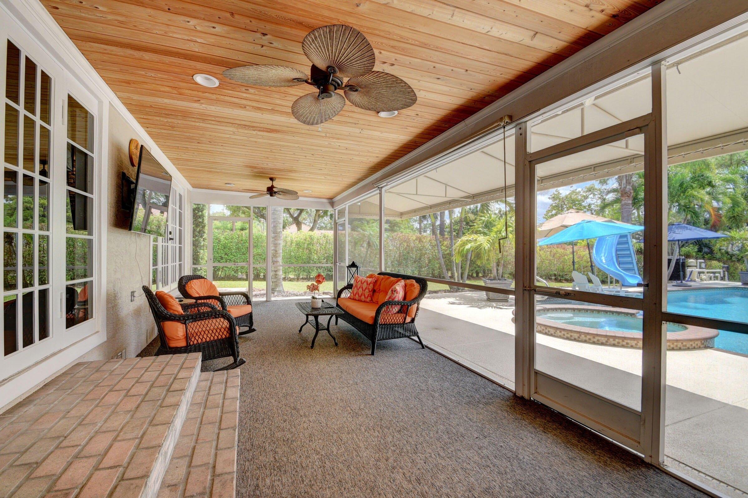 Pine Dr, Lantana, FL 33462