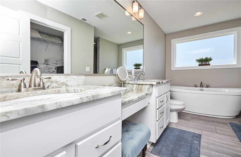 S Balsam St, West Des Moines, IA 50266