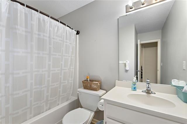 N Cloverdale Ave, Independence, MO 64056