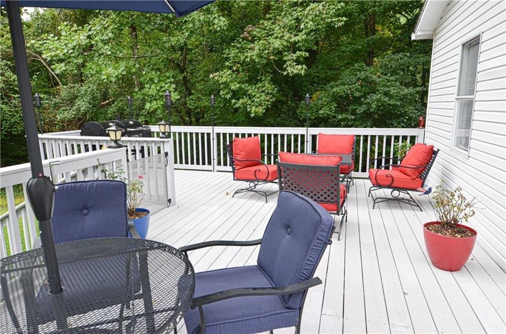 Merry Dale Dr, Winston Salem, NC 27105