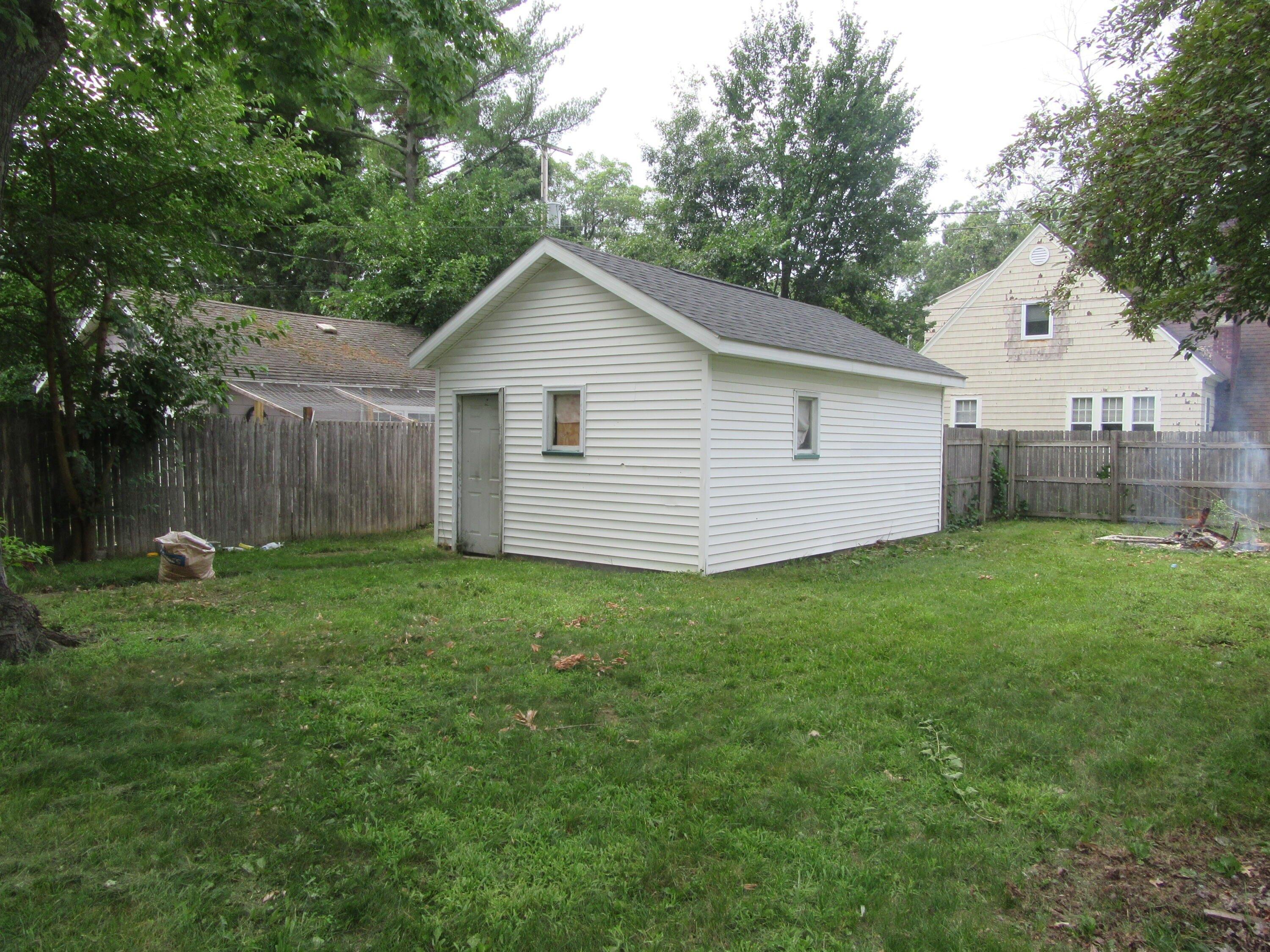 Ray St, Muskegon, MI 49442