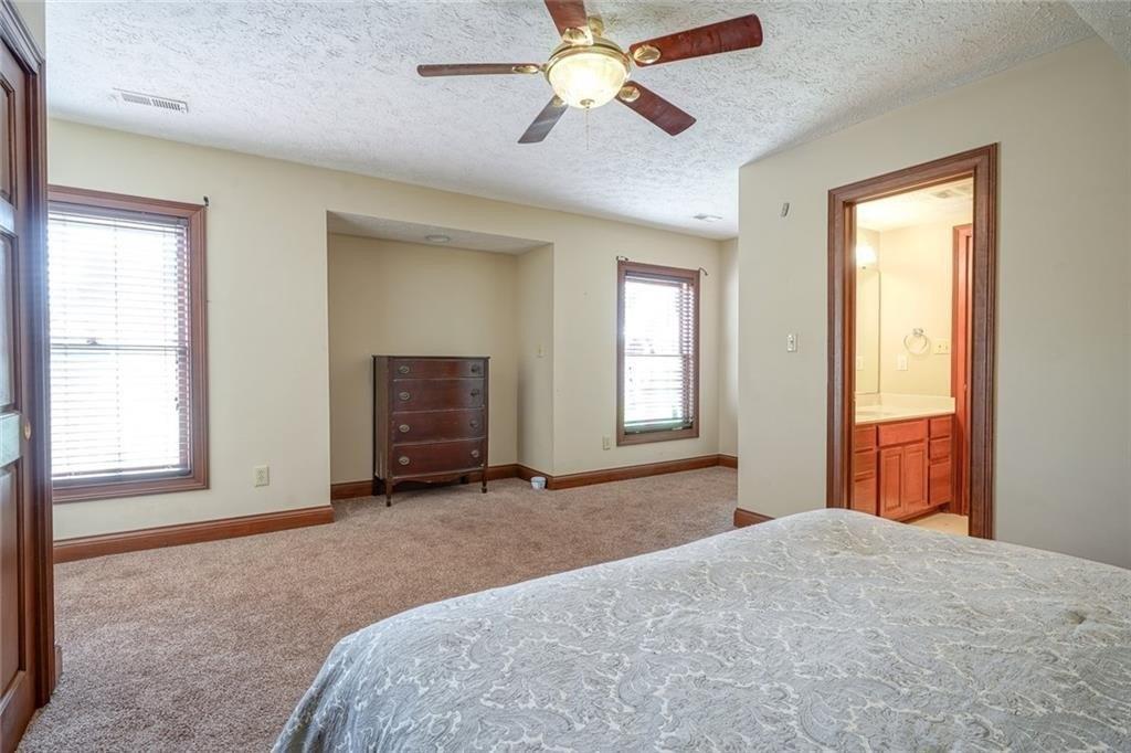 Oak Knoll Ln, Fishers, IN 46037