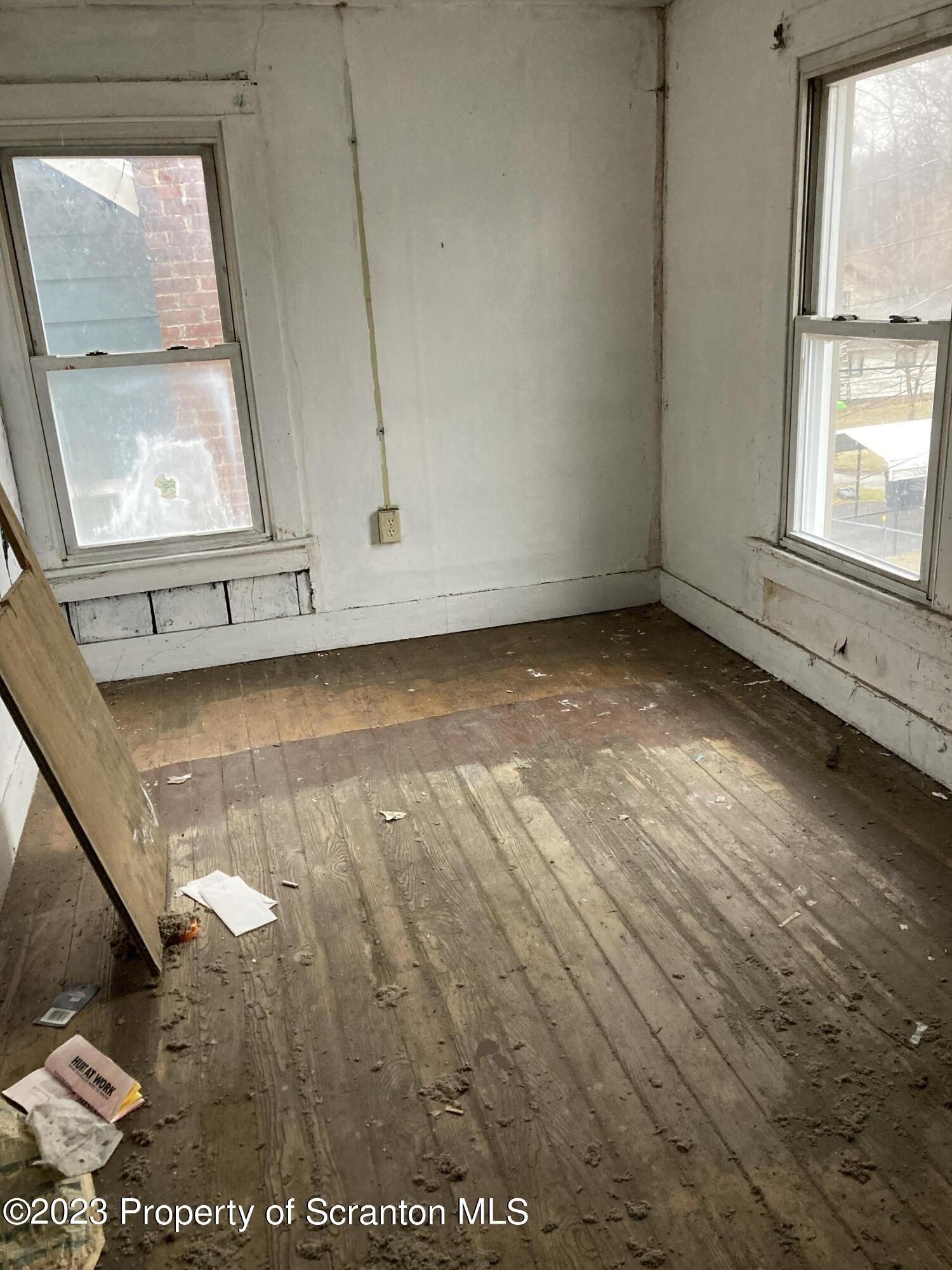 Bloom Ave, Scranton, PA 18508
