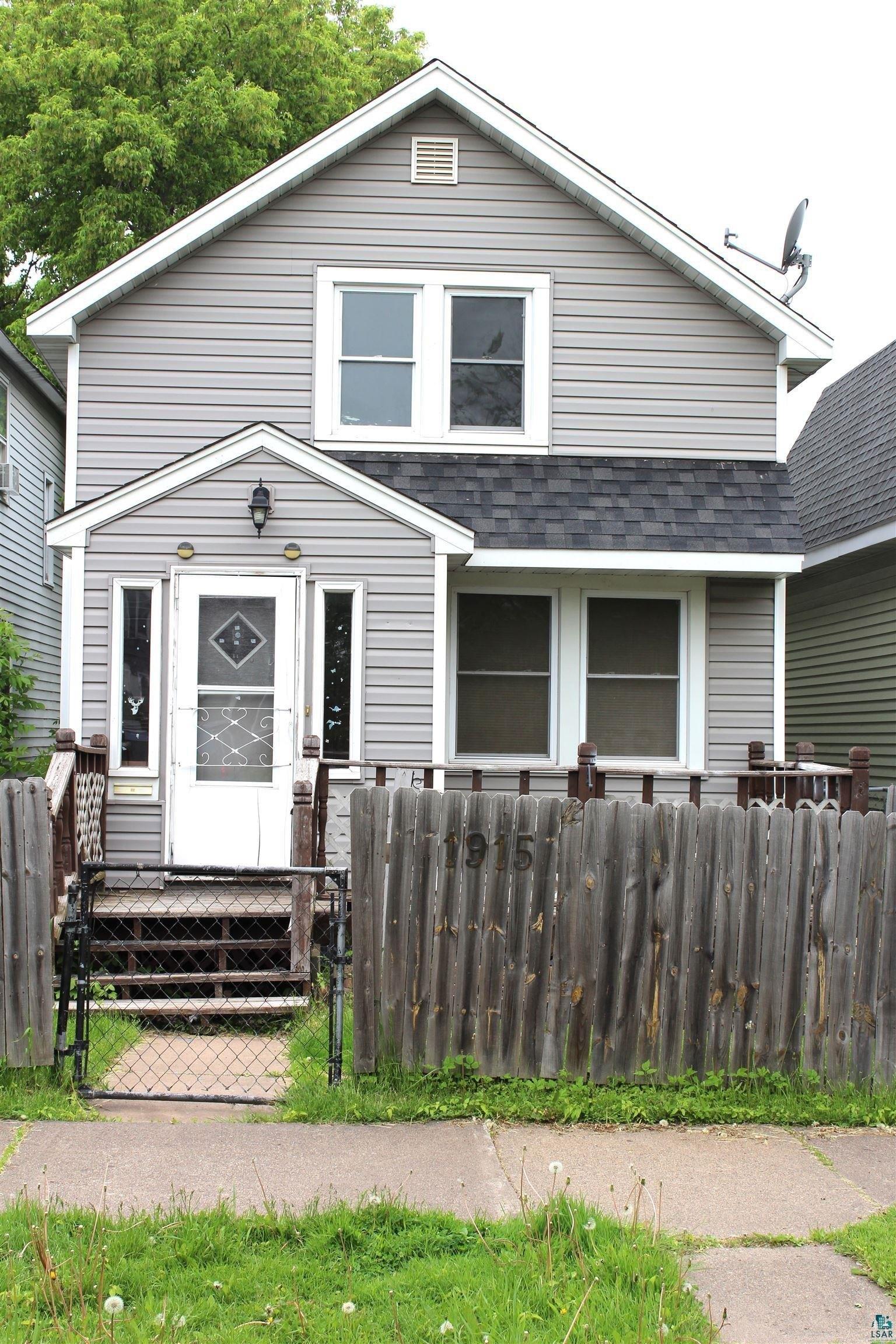 Banks Ave, Superior, WI 54880