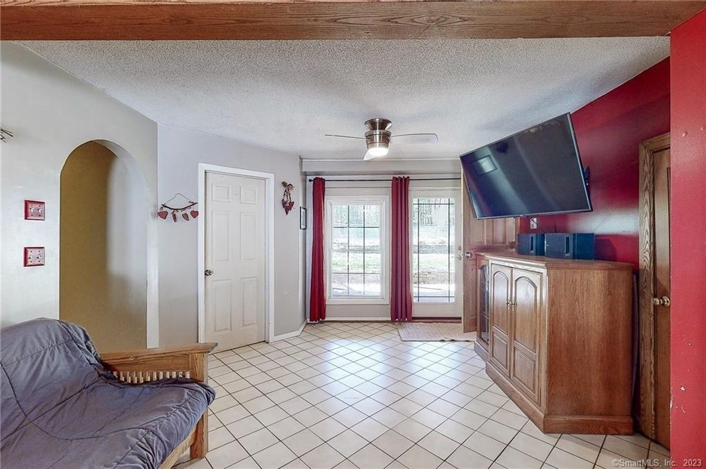 Underwood Rd, Putnam, CT 06260