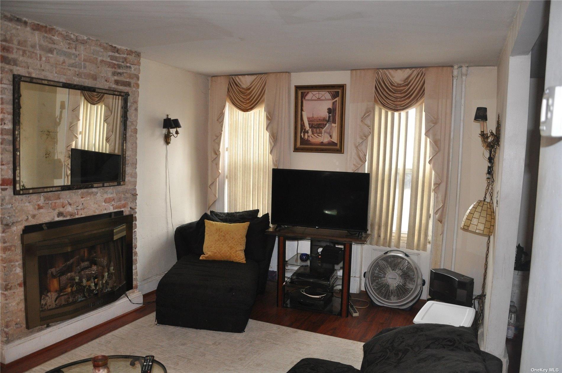 Milford St, Brooklyn, NY 11208
