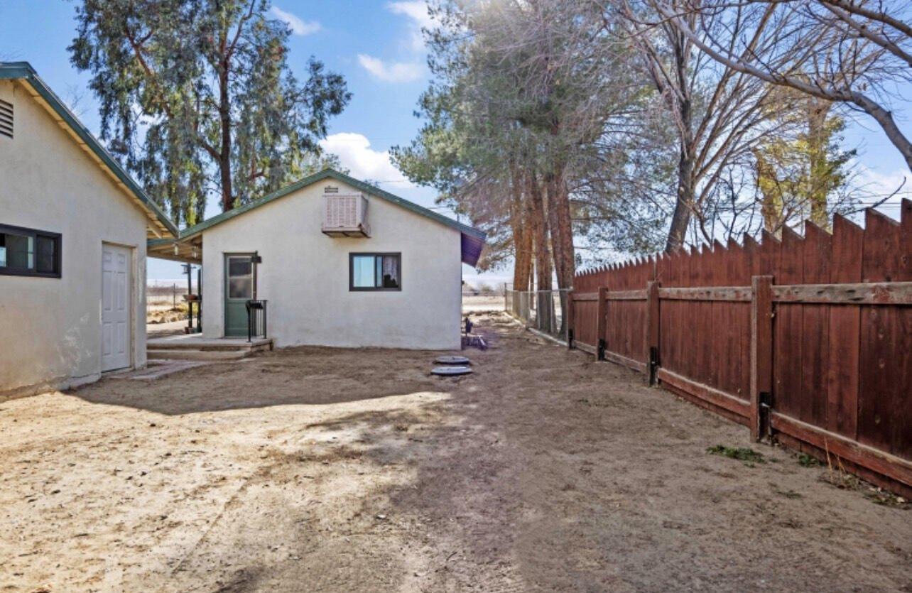 E Avenue T8, Littlerock, CA 93543