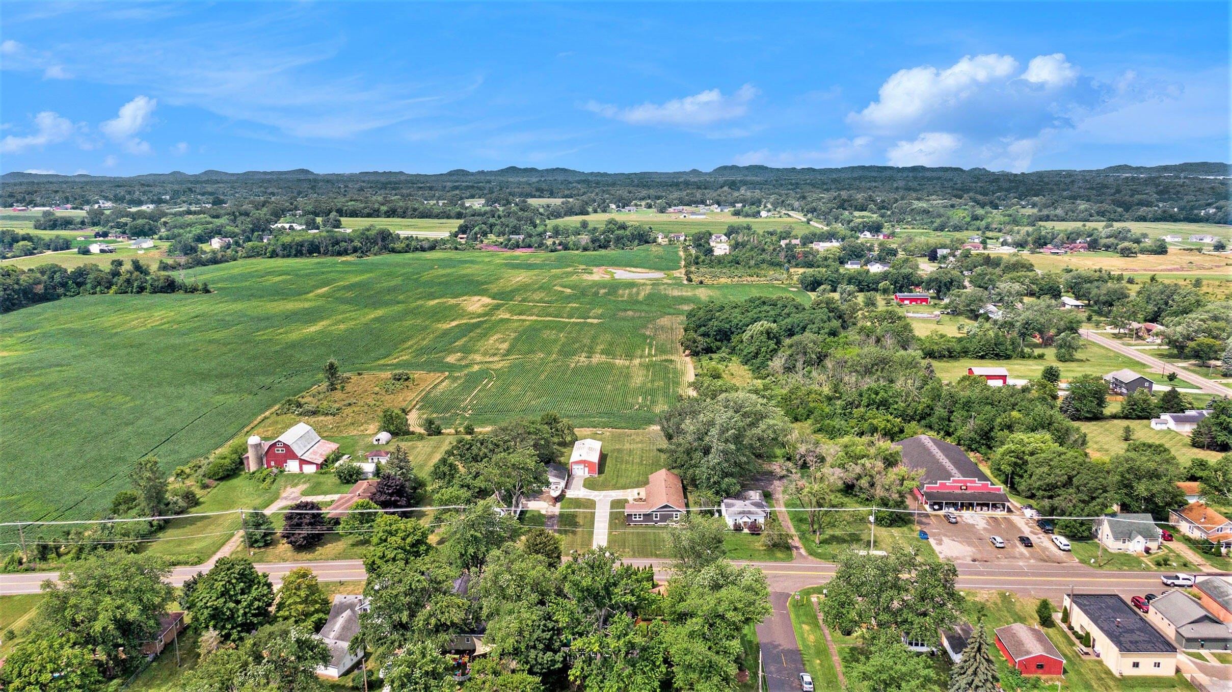 60th St, Holland, MI 49423