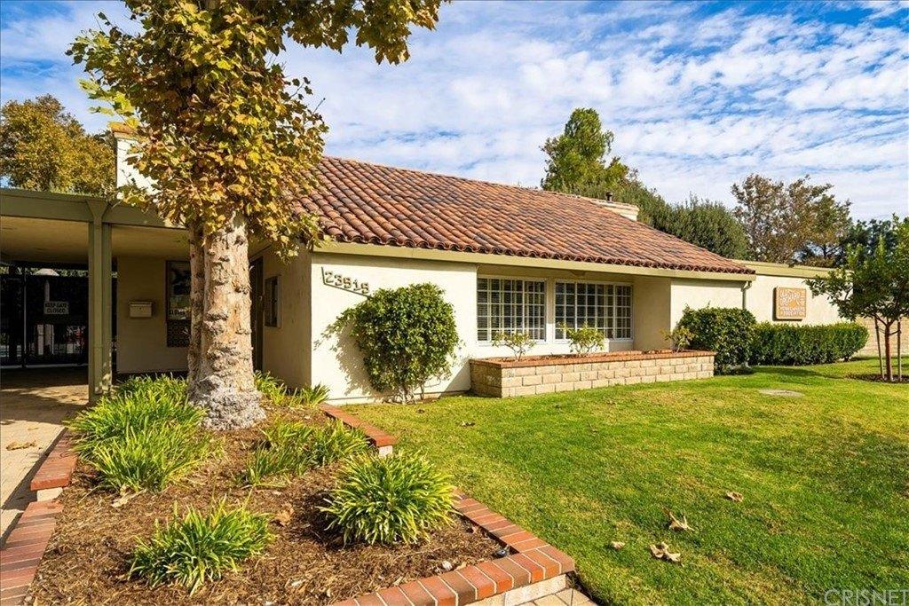 Avenida Crescenta, Valencia, CA 91355
