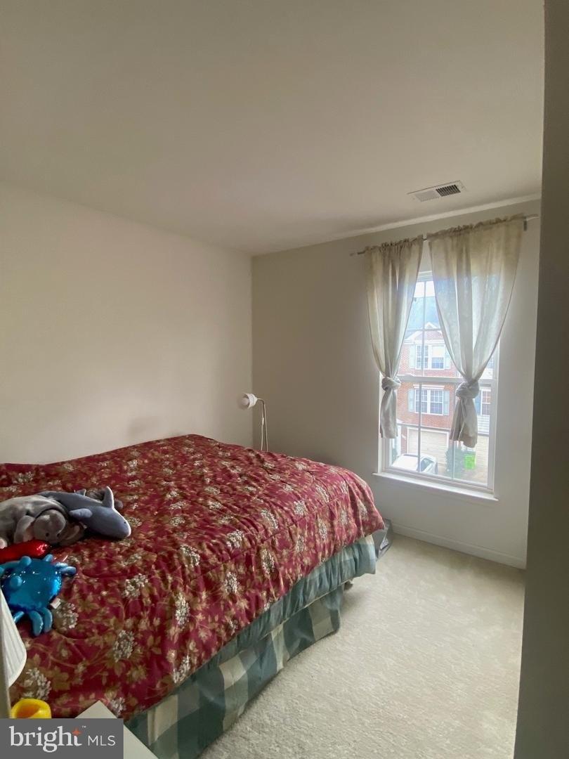 Horseshoe Cottage Cir, Lorton, VA 22079