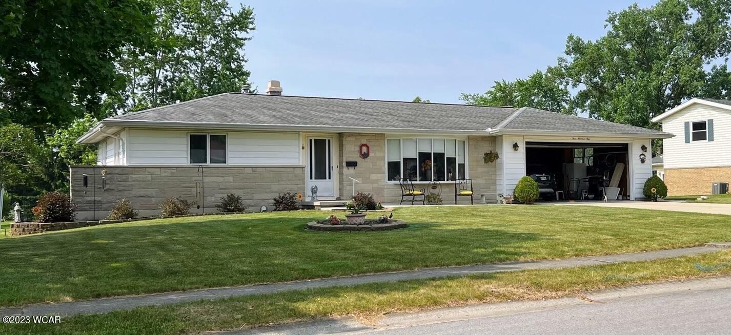 Cole Dr, Wapakoneta, OH 45895