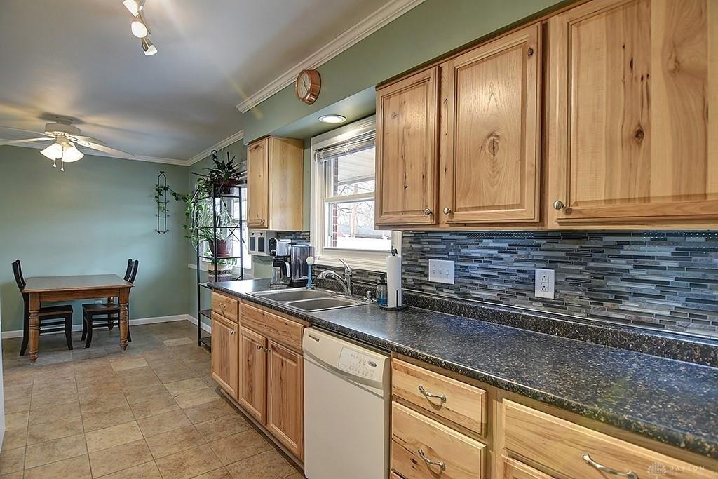 Lang Ct, Englewood, OH 45322