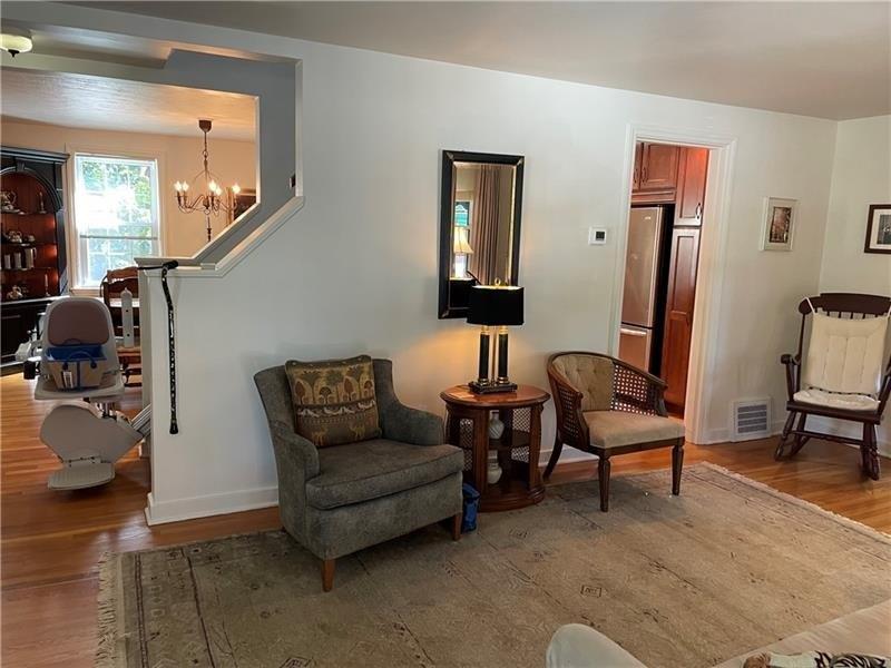 Vollmer Dr, Glenshaw, PA 15116