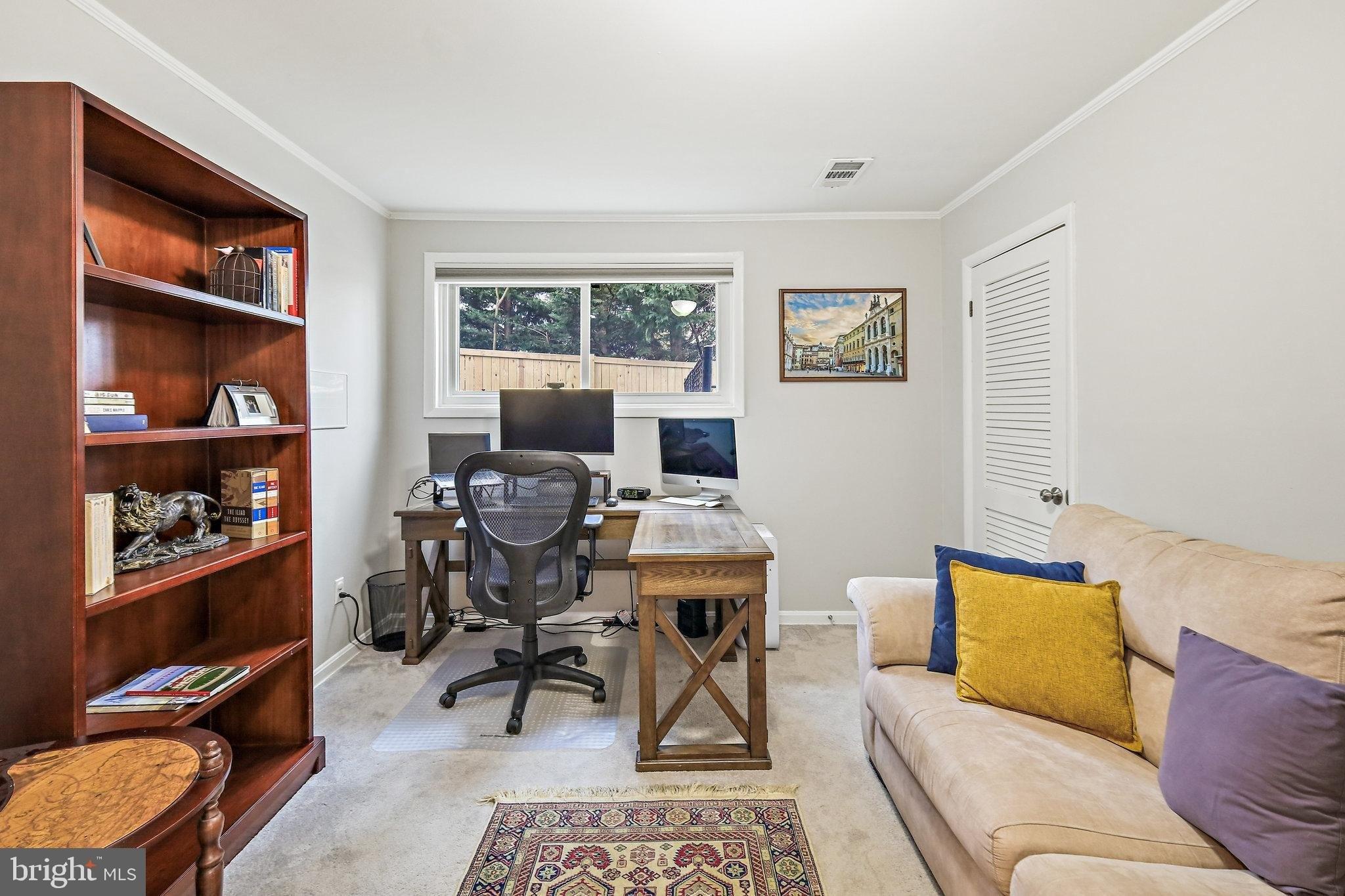 Adrienne Dr, Alexandria, VA 22309
