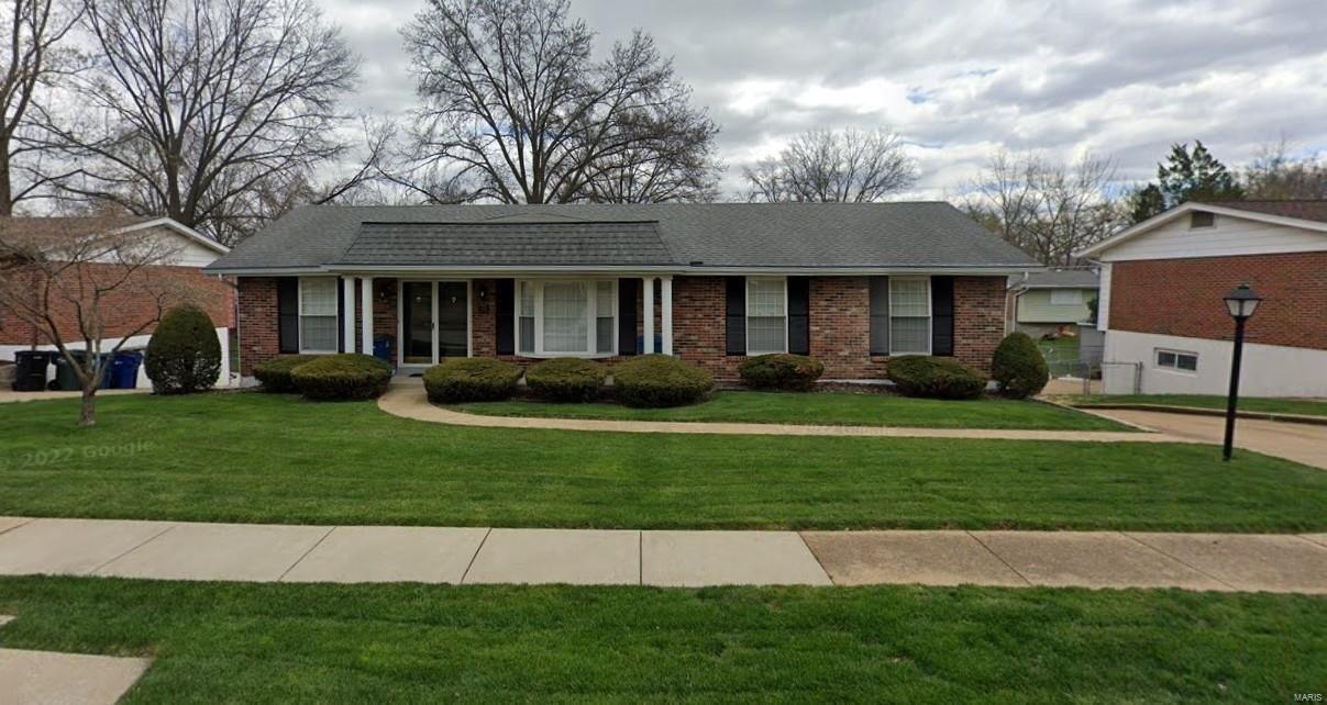 Croftwood Dr, Saint Louis, MO 63123