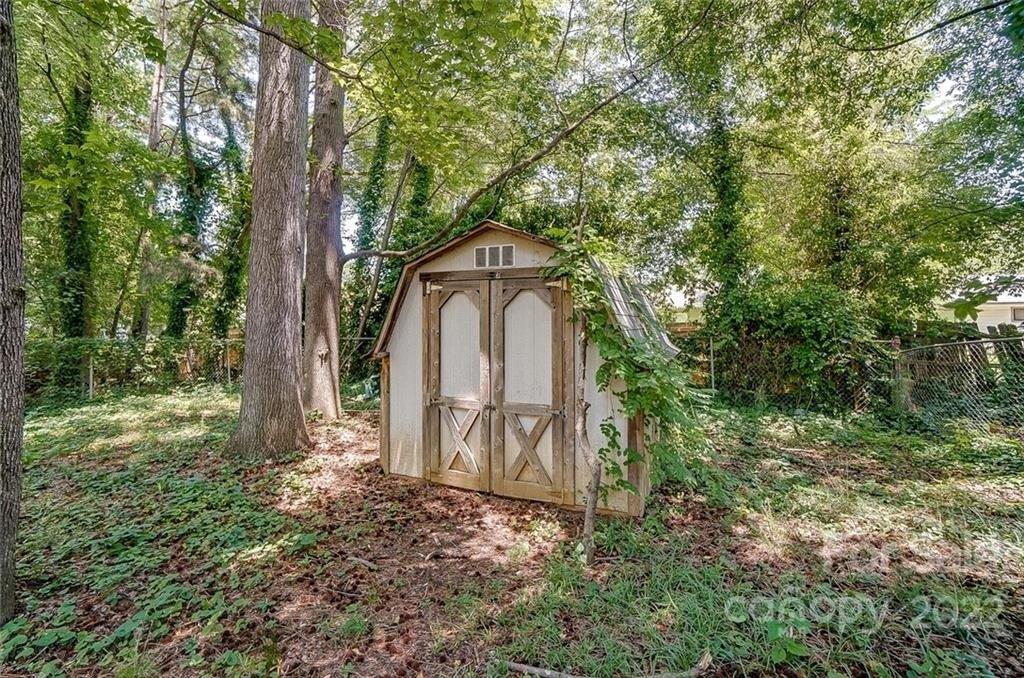 Burning Bush Ct, Charlotte, NC 28227