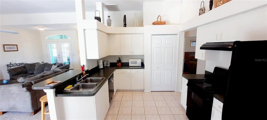 Mariner Ln, Rotonda West, FL 33947
