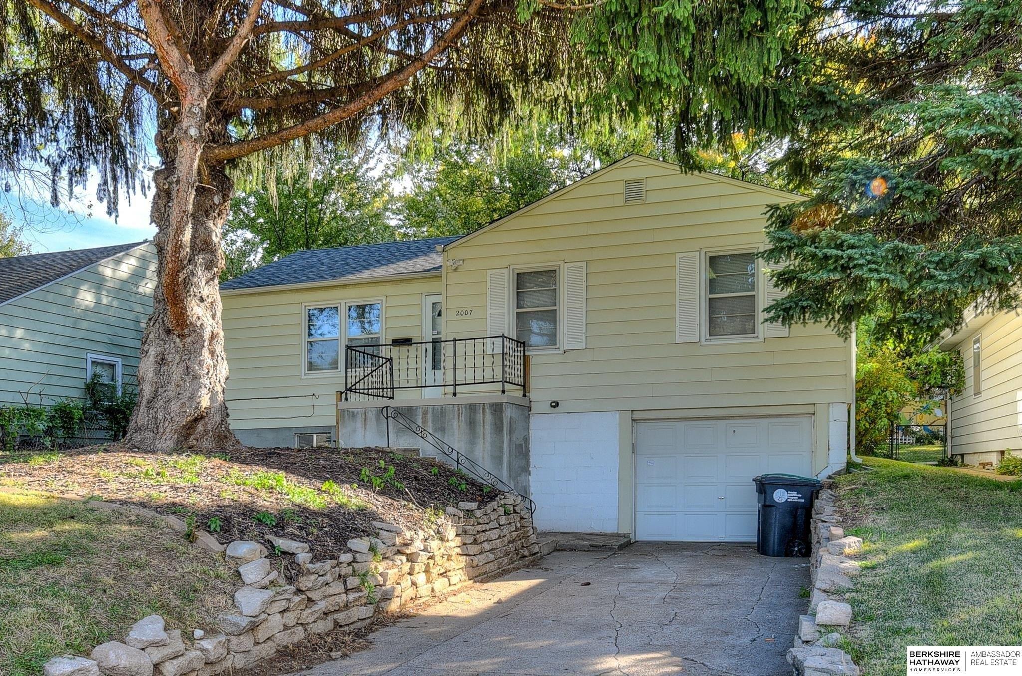 N 71st St, Omaha, NE 68104