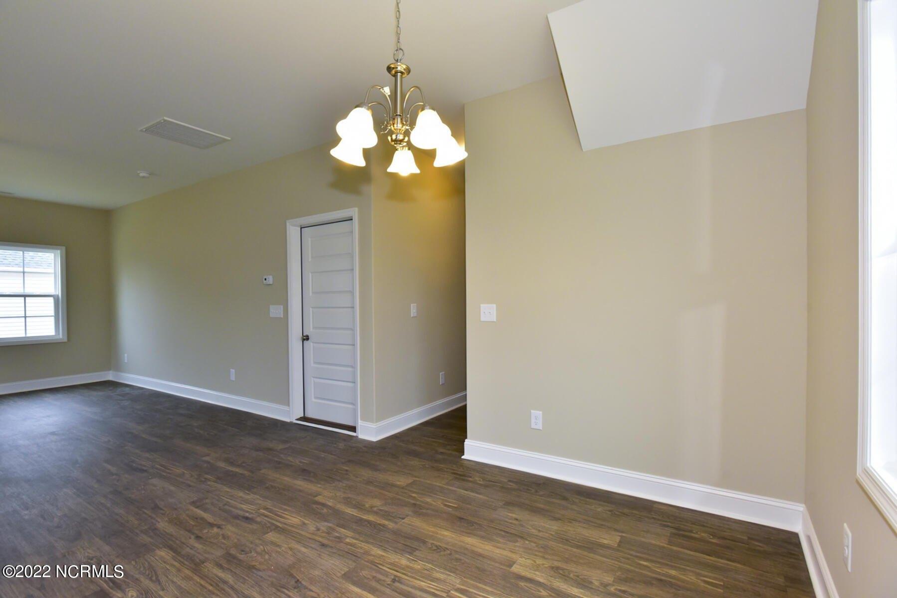 Poults Dr, Richlands, NC 28574