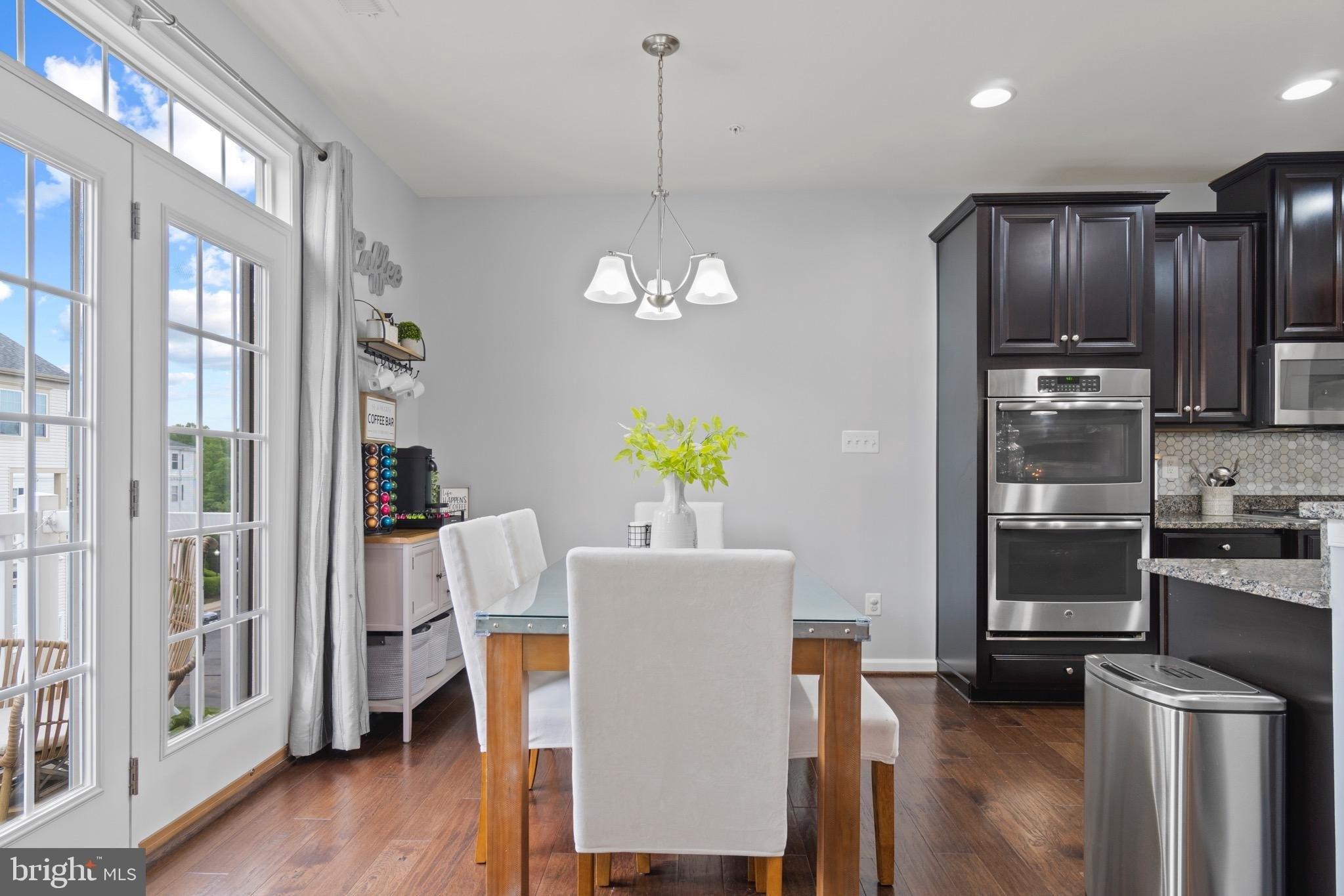 Brunson Cir, Gainesville, VA 20155