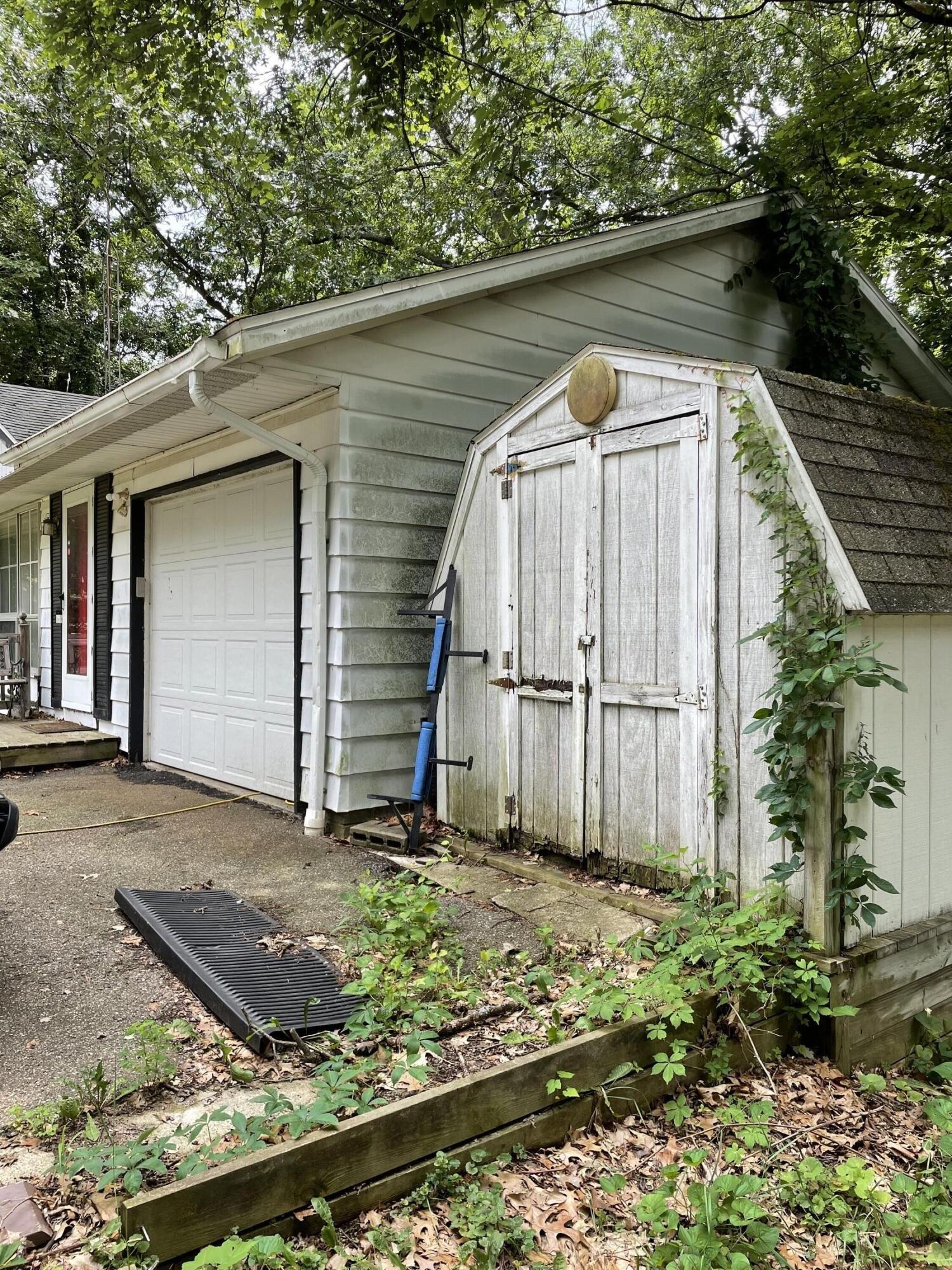 Viking Dr, Battle Creek, MI 49017